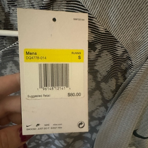 Nike Dri-fit running division. NWT. Men’s size small - Picture 2 of 5